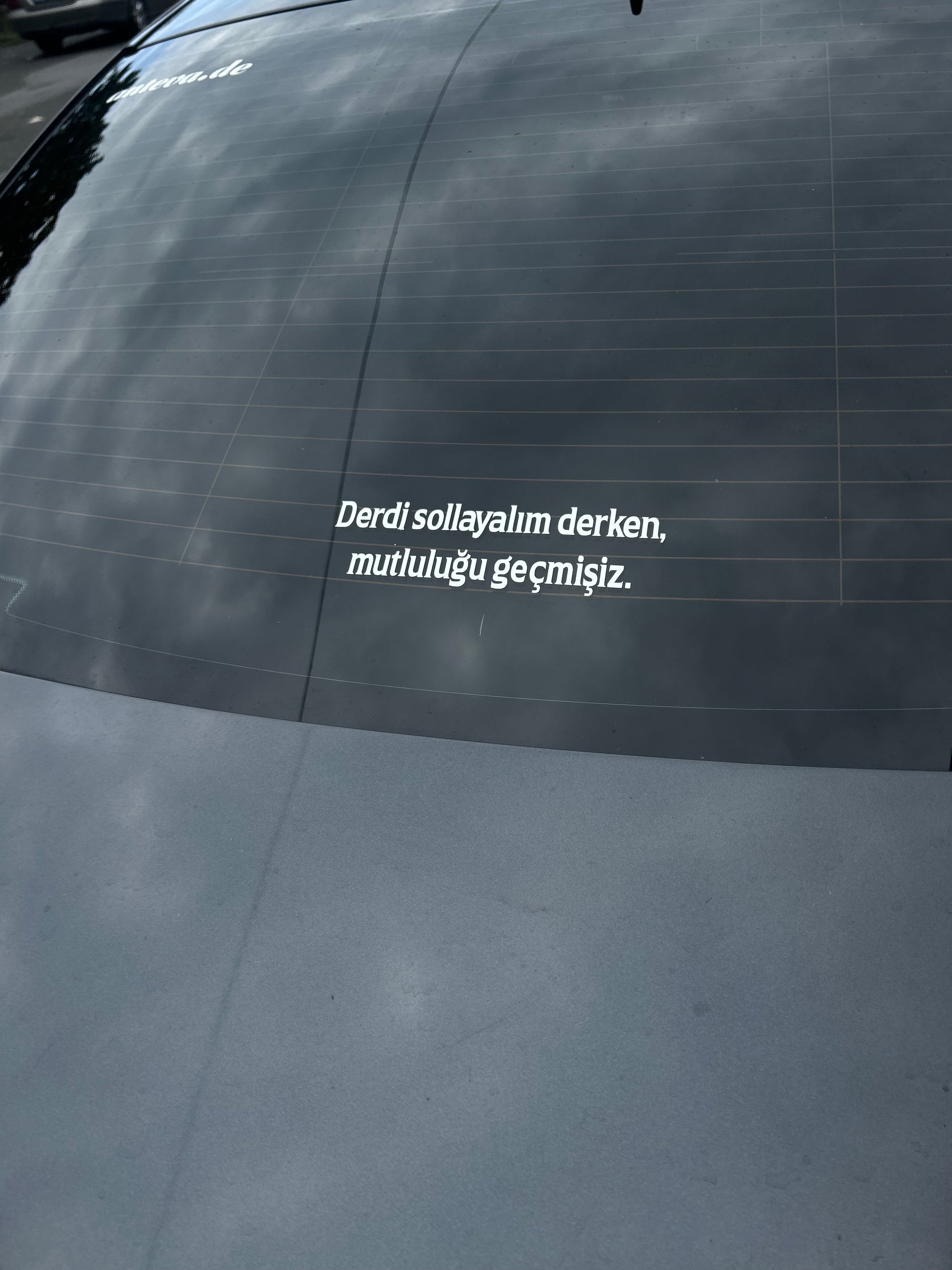 Derdi sollayalim derken, mutlulugu gecmisiz.