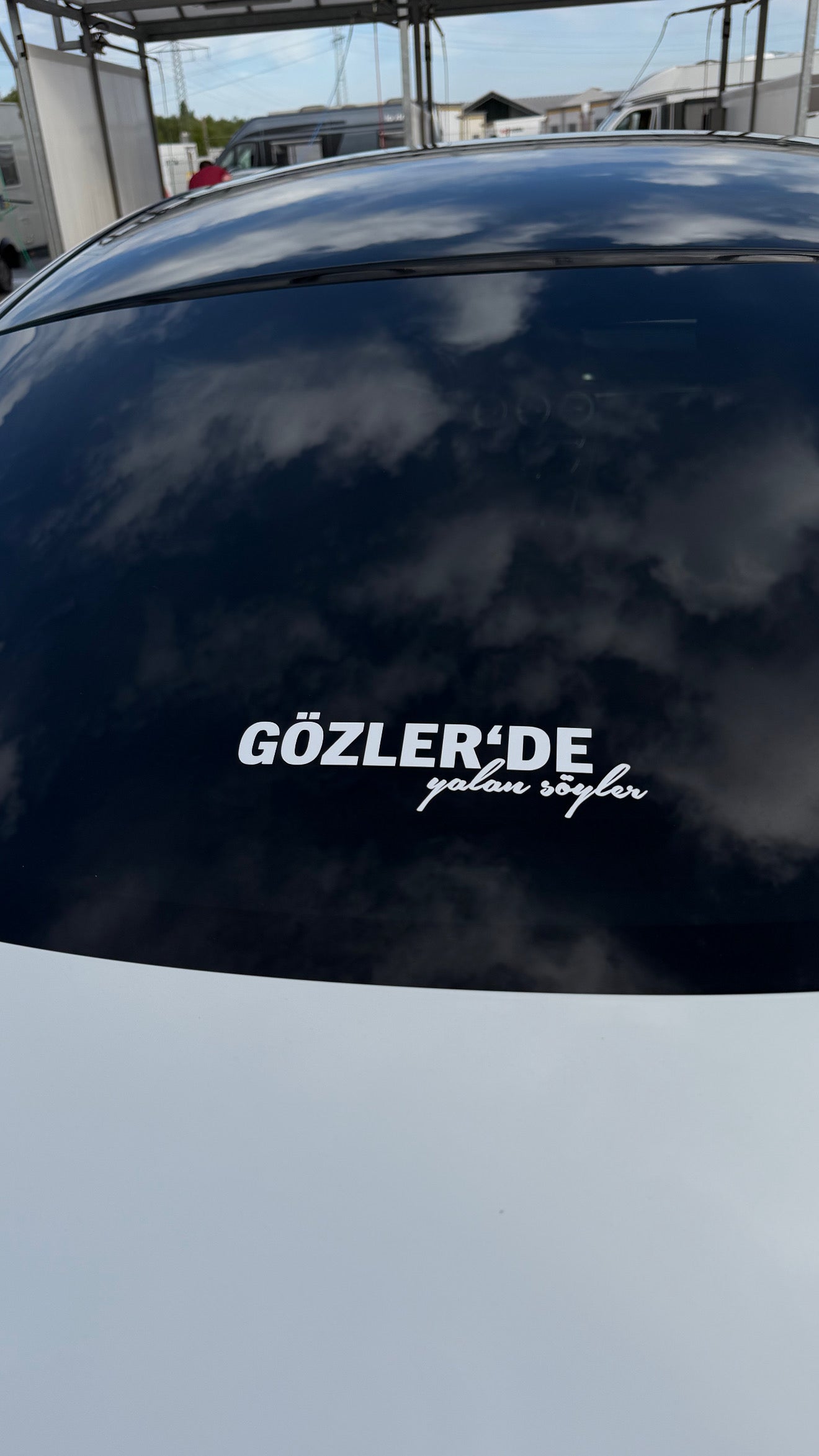 Gözler‘de yalan söyler