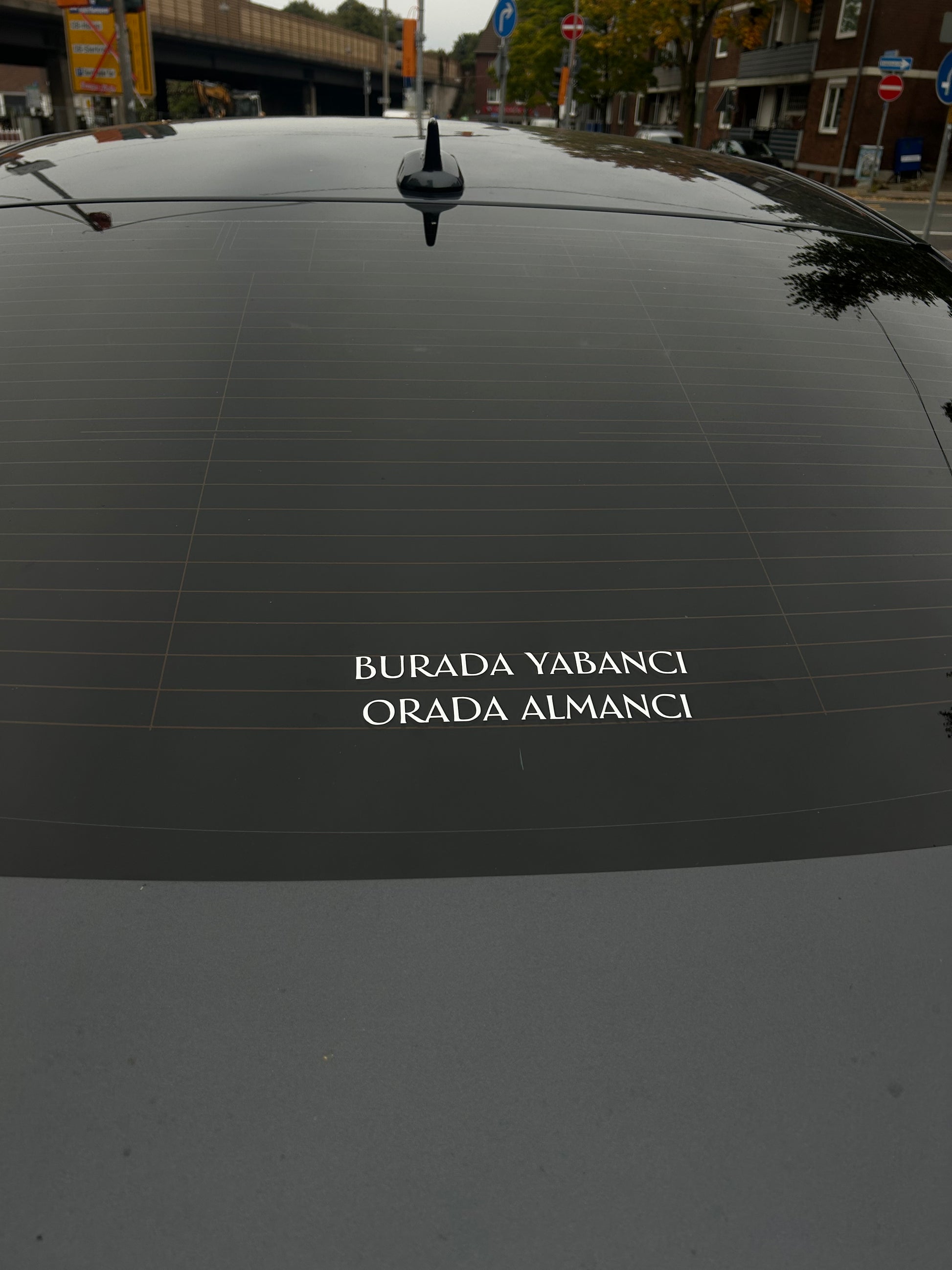 Orada yabanci burada almanci