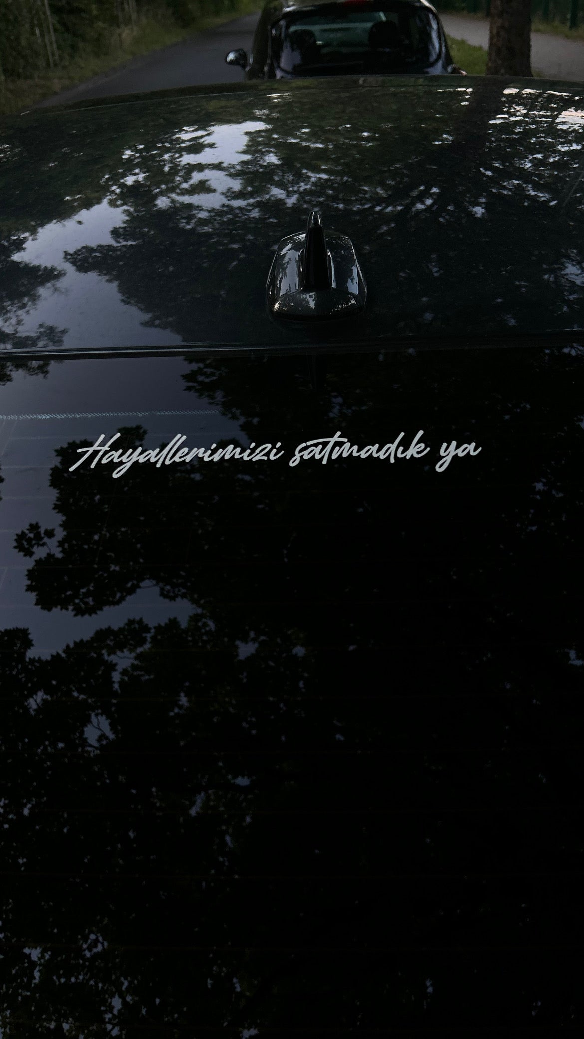 Hayallerimizi satmadik ya
